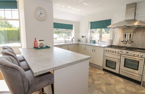 Amlwch Cabaña | MONARFON, pet friendly, country holiday cottage in Amlwch