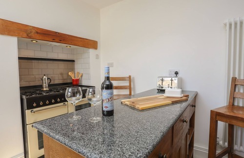 Cemaes Bay Cabaña | MONFA, pet friendly, character holiday cottage in Cemaes Bay