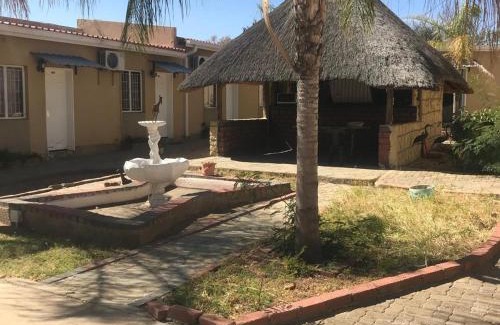 Windhoek West Casa | MONGILO GUESTHOUSE