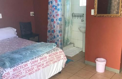 Windhoek West Casa | MONGILO GUESTHOUSE
