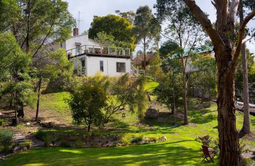 Hepburn Springs Casa | Monigatti Cottage - enchanting cottage with garden