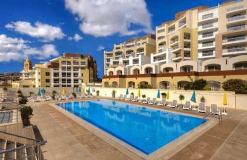 Marsaskala Apartamento | Monita 113, Seaside Apartment with Access to Pool and Pleasant Views