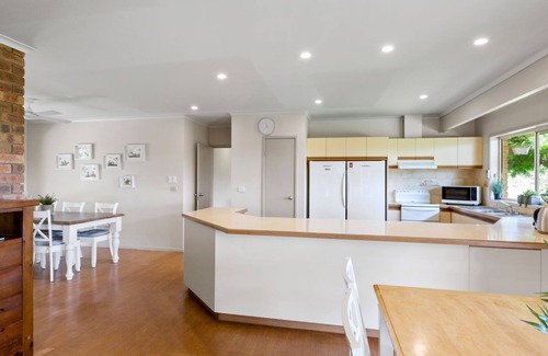 Mansfield Casa | Monkey Gully Retreat - Mansfield - Sleeps 9