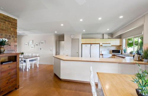 Mansfield Casa | Monkey Gully Retreat - Mansfield - Sleeps 9