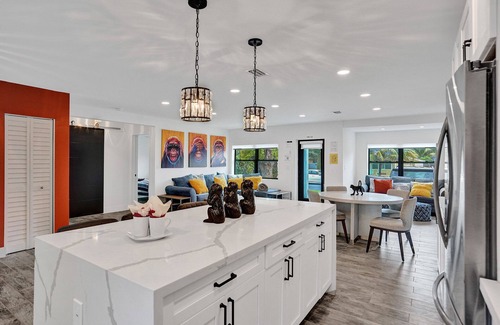Lake Ridge Casa | Monkey House
