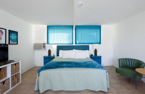 Desert Park Estates Hotel | Monkey Tree Hotel 14 by AvantStay | Stylish Hotel in Palm Springs w/ Pool!