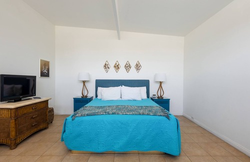 Desert Park Estates Hotel | Monkey Tree Hotel 17 by AvantStay | Stylish Hotel in Palm Springs w/ Pool!