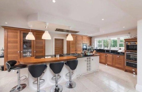Ponteland Casa | Mono Luxe Villa in Newcastle Upon Tyne