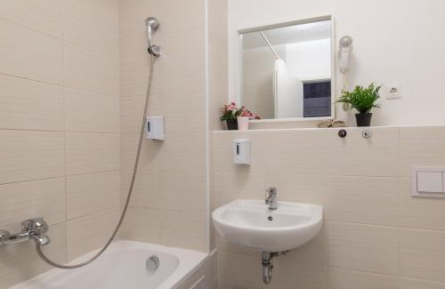 Corvin negyed Apartamento | Mono Residence with free parking
