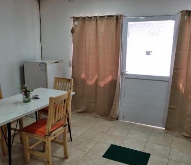 Gualeguaychu Apartamento | Monoambiente con TV y Heladera