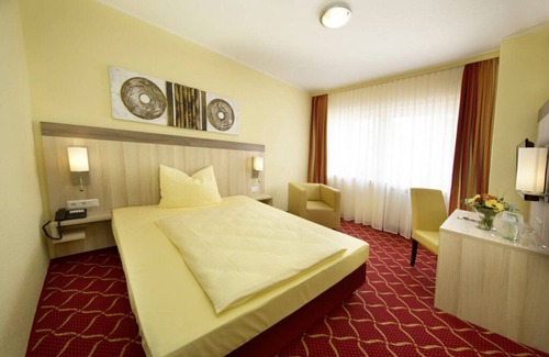 Troisdorf Hotel | Montana Hotel Köln-Bonn Airport