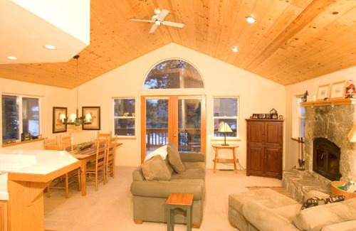 Lake Forest Casa | Monte Mar on North Shore - 4 BR in Quiet Neighborhood, Wood Fireplace, Near Palisades Resort