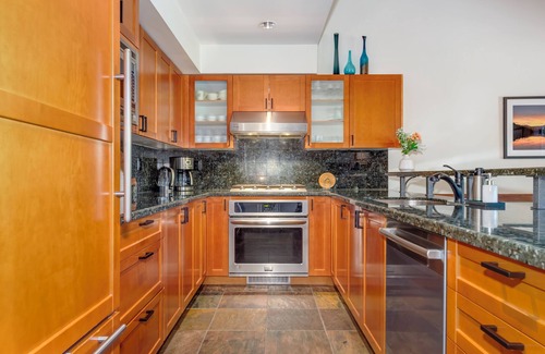Village North Casa | Air Conditioning, Private Hot Tub, Mountain Views, Close to Village