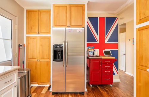 Montecito Cabaña | Montecito Beach Cottage. Walk to restaurants.