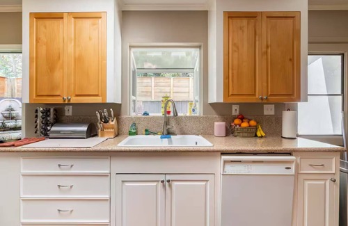 Montecito Cabaña | Montecito Beach Cottage. Walk to restaurants.