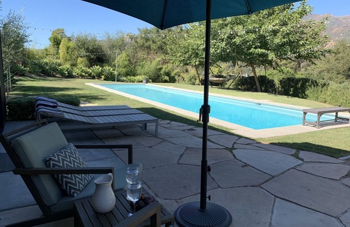 Montecito Apartamento | Cabaña Montecito con vistas a la montaña y piscina