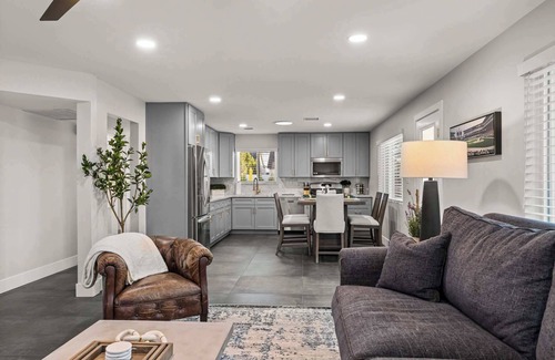 Arcadia Lite Casa | Montecito Luxe: 3-Villa Retreat w/ Pool Courtyard