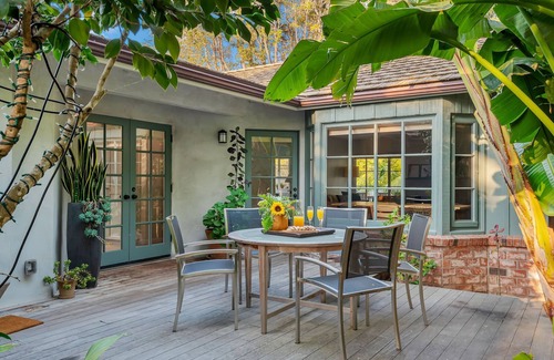 Hedgerow Cabaña | Montecito Beach Holiday - Tropical Coastal Cottage within Walking Distance to Miramar Beach