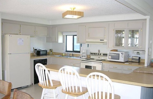 Montego Bay Casa | Montego Bay - South Ocean Drive 203-Baywater 130th St, piscina, W / D, AC