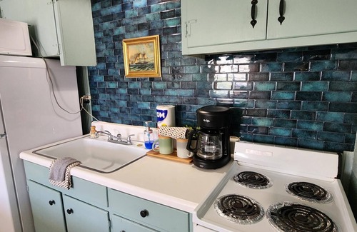 Lower Grand Lagoon Hotel | Monterey Motel - Beach Cottage 10 at Beach Access 8. Large Pool. Newly Remodeled