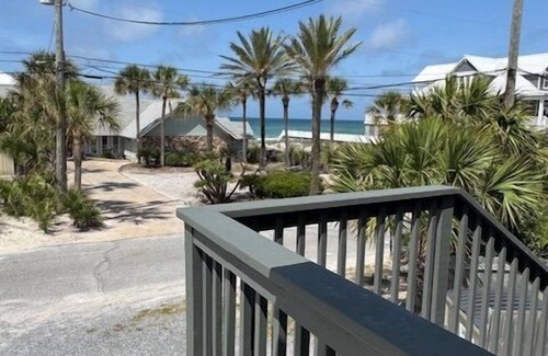 Biltmore Beach Hotel | Monterey Motel - Beach Cottage 6 at Beach Access 8. Large Pool. Newly Remodeled.
