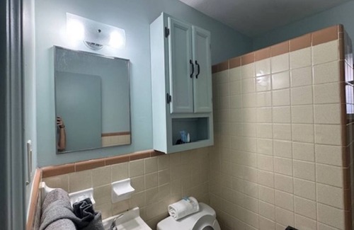 Biltmore Beach Hotel | Monterey Motel - Beach Cottage 8 at Beach Access 8. Large Pool. Newly Remodeled.