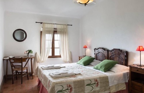 Sovicille Otro | Montestigliano, una auténtica casa de campo en el corazón de la Toscana, es un oasis de paz y belleza que ofrece a sus huéspedes residencias refinadas y una vista encantadora