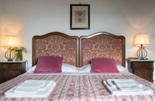 Sovicille Otro | Montestigliano, una auténtica casa de campo en el corazón de la Toscana, es un oasis de paz y belleza que ofrece a sus huéspedes residencias refinadas y una vista encantadora