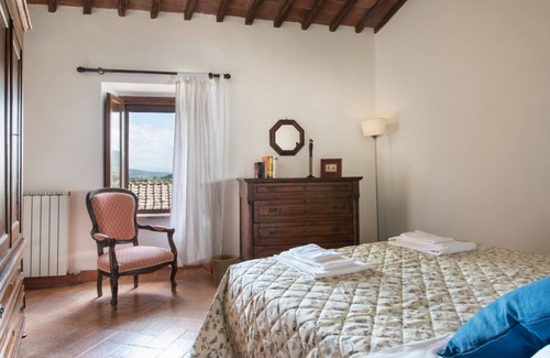 Sovicille Otro | Montestigliano, una auténtica casa de campo en el corazón de la Toscana, es un oasis de paz y belleza que ofrece a sus huéspedes residencias refinadas y una vista encantadora