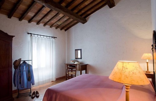 Sovicille Otro | Montestigliano, una auténtica casa de campo en el corazón de la Toscana, es un oasis de paz y belleza que ofrece a sus huéspedes residencias refinadas y una vista encantadora