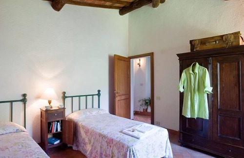 Sovicille Otro | Montestigliano, una auténtica casa de campo en el corazón de la Toscana, es un oasis de paz y belleza que ofrece a sus huéspedes residencias refinadas y una vista encantadora