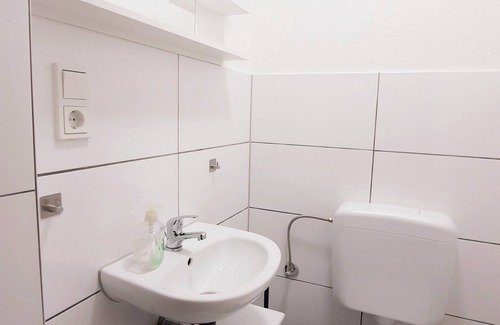 Aschersleben Apartamento | ★ Monteur-Apartment up to 2 pers. ✔Terrace✔Grill✔Wifi✔NETFLIX