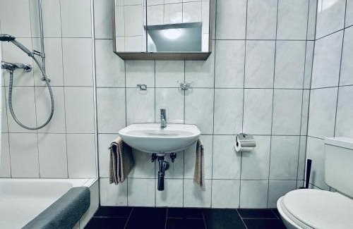 Lengnau Apartamento | Monteurzimmer - Worker's accommodation - ZIMMERzuVERMIETEN in Lengnau BE