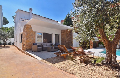 Torroella de Montgri Villa | Montgo 2: Moderna villa con piscina privada