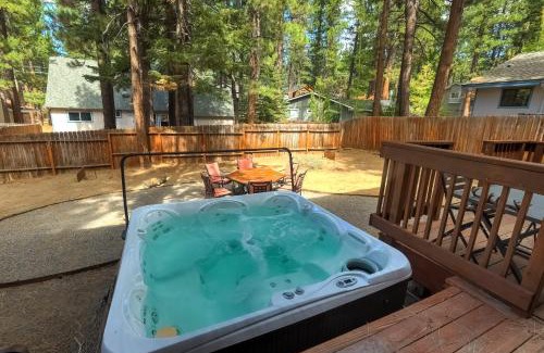 Montgomery Estates Casa | Montgomery Estates Bliss - Hot tub pets family fun