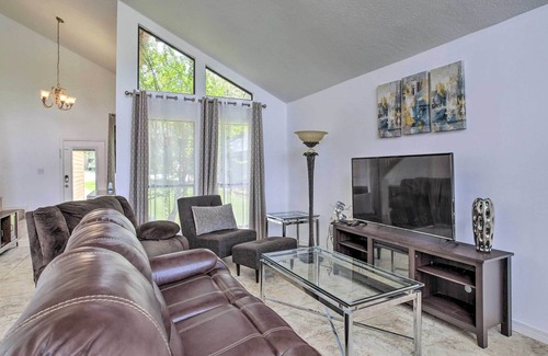Montgomery Casa | Montgomery Home on the Water w/ Boat Lift!