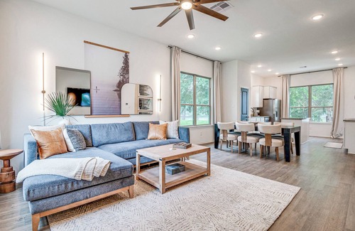 Montgomery Casa | Montgomery Home w/ Pond Access, Fire Pit & More!