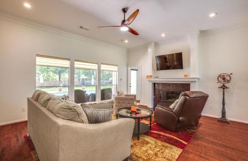 Montgomery Casa | Montgomery Home with Yard, Pool and Hot Tub!