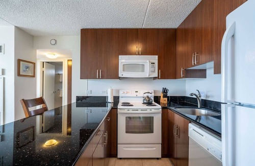 Waikiki Condominio | Monthly- Chateau Waikiki 3513 2 Bedroom Ocean/ Diamond Head