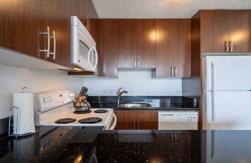Waikiki Condominio | Monthly- Chateau Waikiki 3513 2 Bedroom Ocean/ Diamond Head