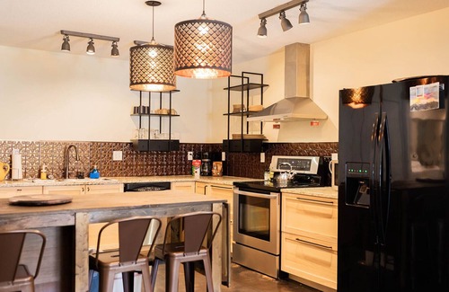 Asheville Casa | Monthly Discounts! Power/Water/Wifi/Near Mission Hospital and Biltmore Village.