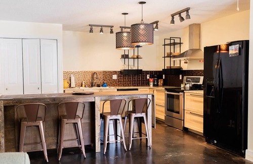 Asheville Casa | Monthly Discounts! Power/Water/Wifi/Near Mission Hospital and Biltmore Village.
