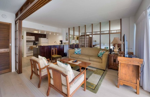 Waikiki Condominio | Monthly Ilikai 1142 Ocean/Lagoon/ King Bed, Sofa Bed
