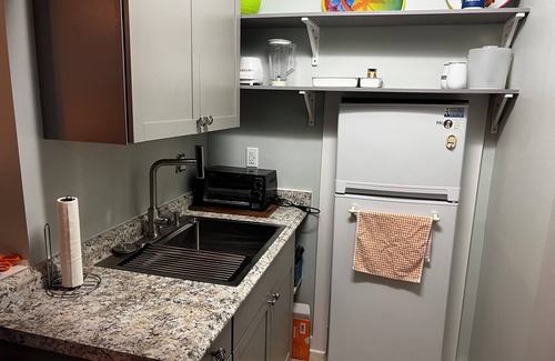 Kure Beach Apartamento | Monthly rental Beach Apt…steps to ocean.1 bedroom,1 full bath with Den/Kitchen