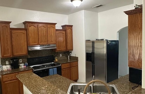 Eagle Pass Casa | Monthly rental Charming 3-bedroom house with AC and WiFi in tranquil Eagle Pass