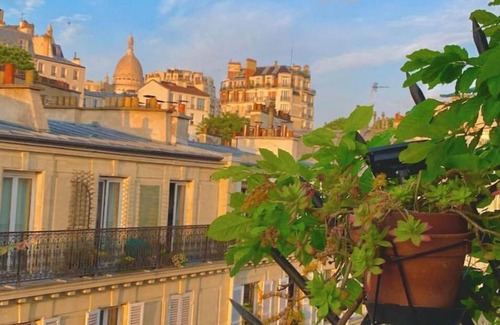 Montmartre Apartamento | Montmartre Flat With Eiffel Tower View