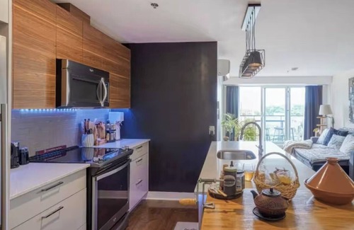 Ahuntsic-Cartierville Apartamento | Vrbo Property