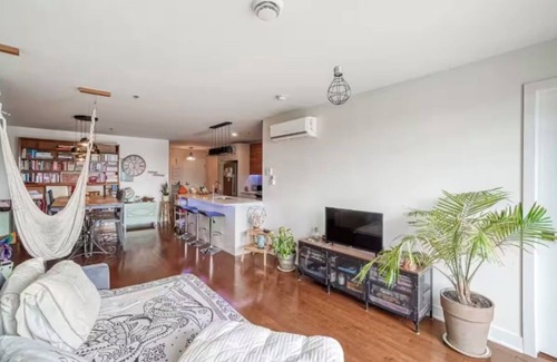 Ahuntsic-Cartierville Apartamento | Vrbo Property