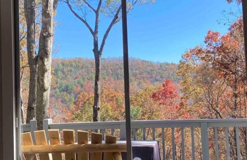 Montreat Casa | Montreat Round House - mountain views, renovated