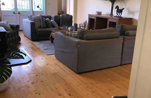 Moolap Casa | Montreux on High Country Feel 5 minutes from CBD